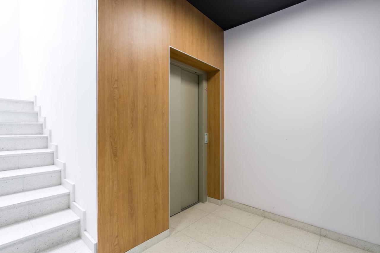 Warta Residence Apartments By Noclegi Renters ポズナン エクステリア 写真